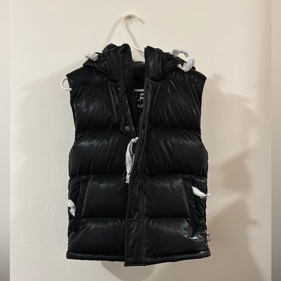 Aritzia The Super Puff™ Vest - Liquid Shine - Picture 4 of 10